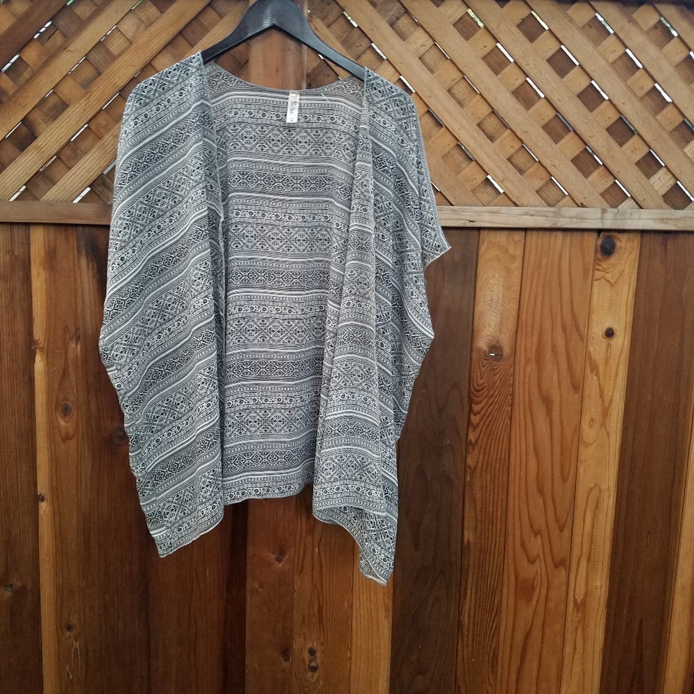 ⚡3/$12⚡ Boho Print Sheer Kimono